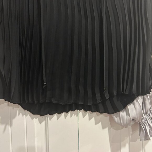 BCBGMAXAZARIA Colorblock Blouse Women’s Size XS - Picture 7 of 10